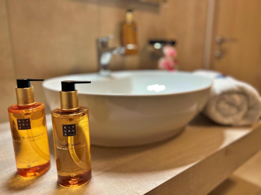 Hotel Condor טולצ'אה מראה חיצוני תמונה