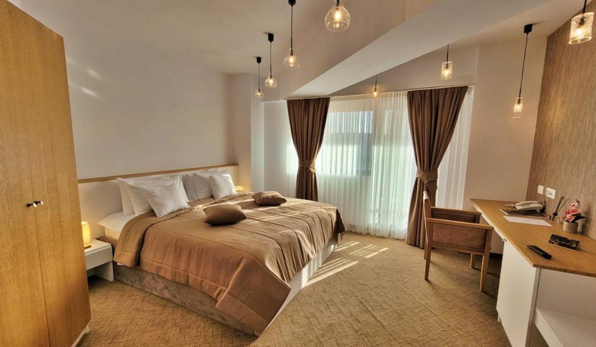 Hotel Condor טולצ'אה מראה חיצוני תמונה