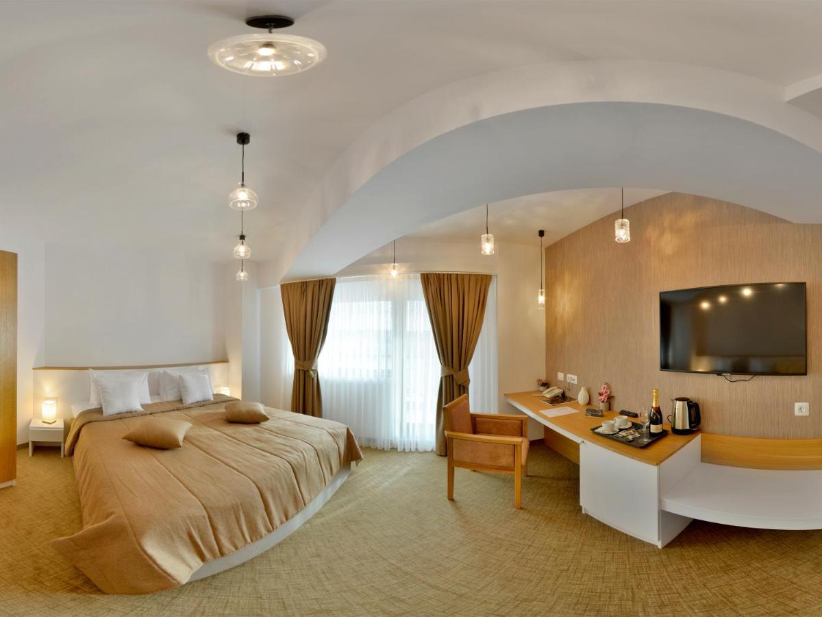Hotel Condor טולצ'אה מראה חיצוני תמונה