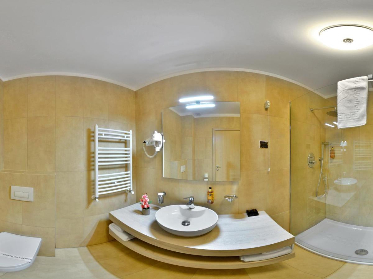 Hotel Condor טולצ'אה מראה חיצוני תמונה