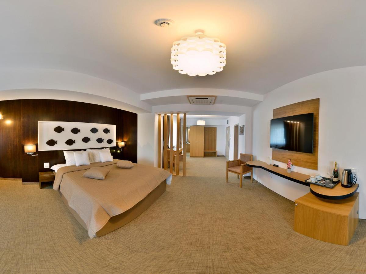 Hotel Condor טולצ'אה מראה חיצוני תמונה