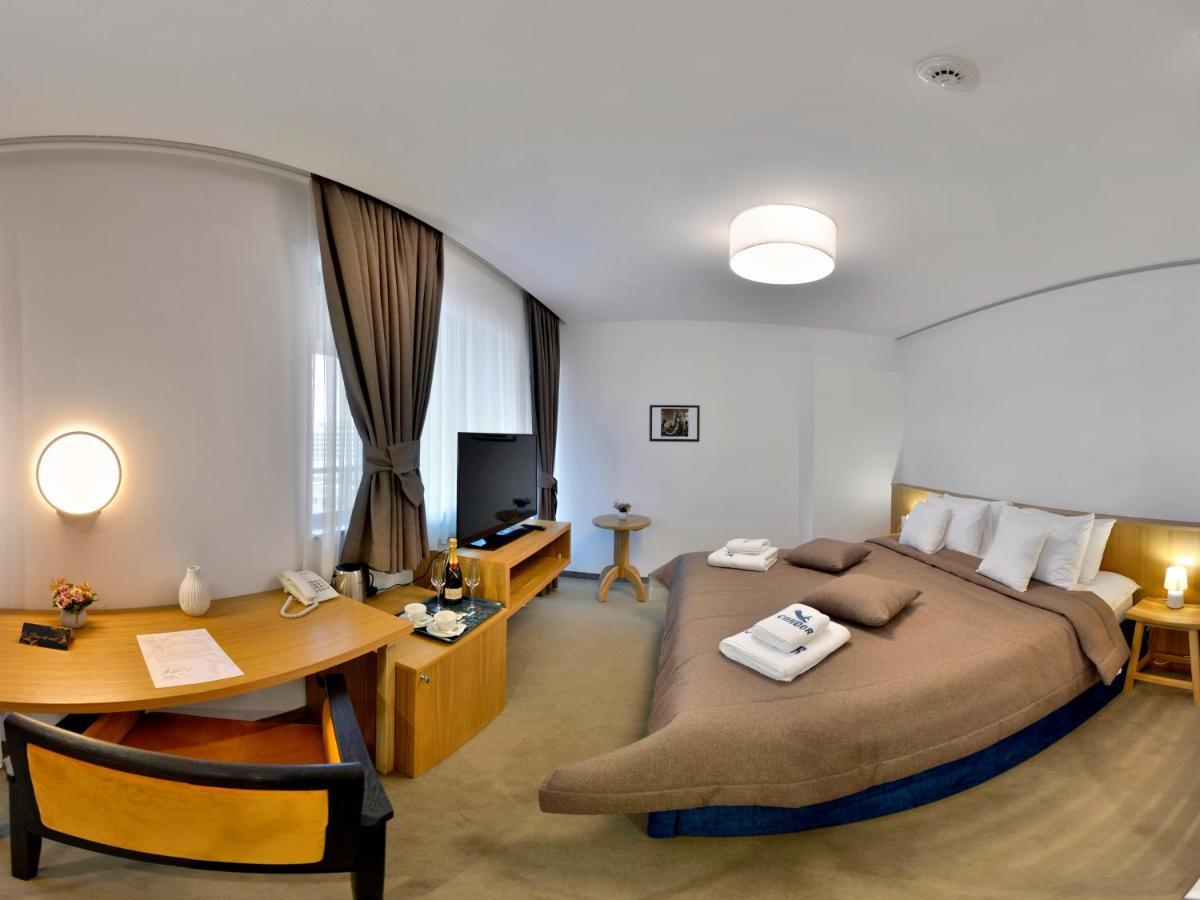 Hotel Condor טולצ'אה מראה חיצוני תמונה
