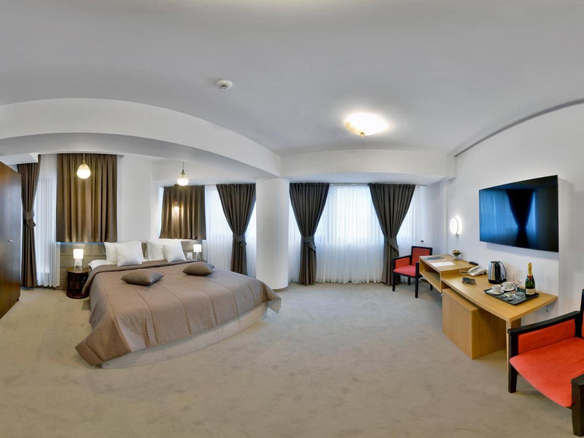 Hotel Condor טולצ'אה מראה חיצוני תמונה