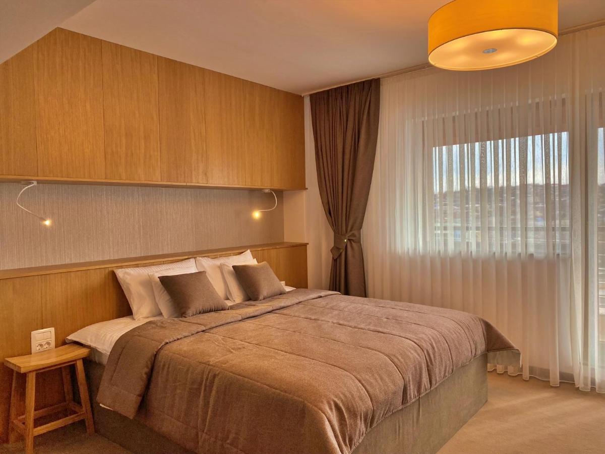 Hotel Condor טולצ'אה מראה חיצוני תמונה